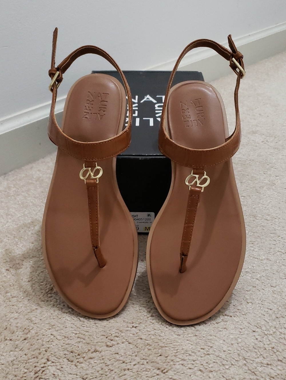 Naturalizer Lizzi Casual Flat Thong Sandals In English Tea Faux Croco Leather.